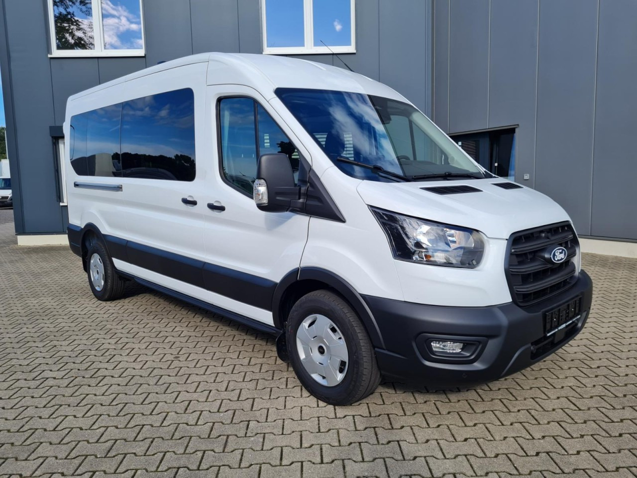 Ford Transit 350 Kombi TDCi L3 Trend 9 Sitzer AUTOMATIK - Meeskonnaauto: pilt 3 Ford Transit 350 Kombi TDCi L3 Trend 9 Sitzer AUTOMATIK - Meeskonnaauto: pilt 3
