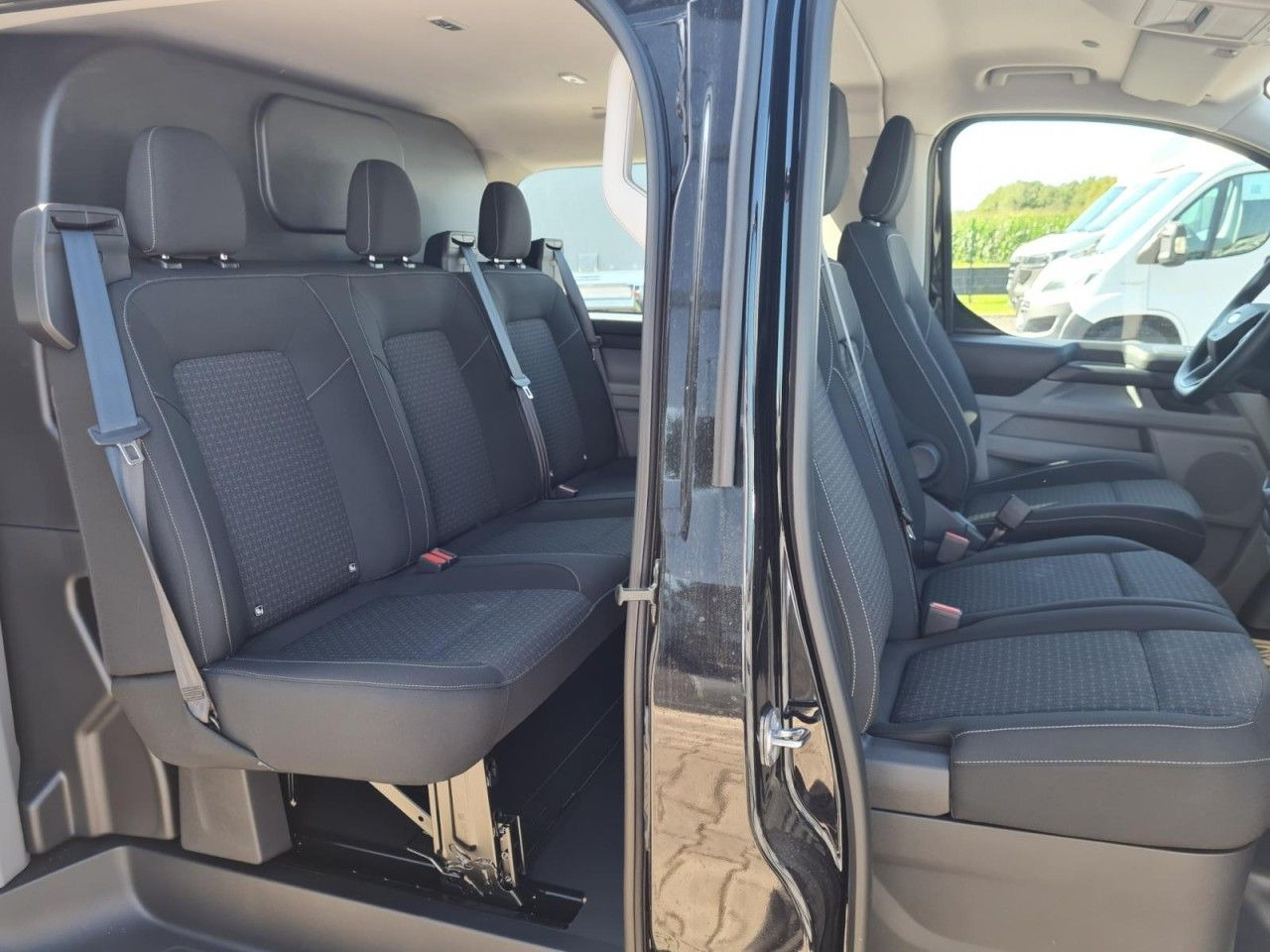 Ford Transit Custom Kasten 320 Doka L2 Trend AHK 6 Si - Väike kaubik, Meeskonnaauto: pilt 4 Ford Transit Custom Kasten 320 Doka L2 Trend AHK 6 Si - Väike kaubik, Meeskonnaauto: pilt 4