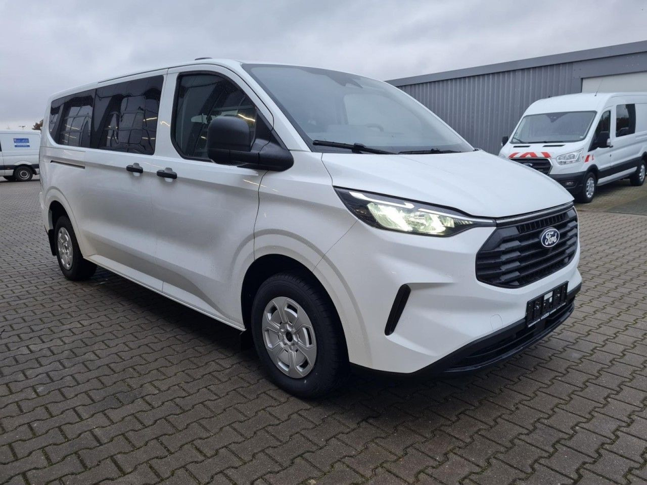 Ford Transit Custom Kombi 320 L2 Trend 9 Sitze KAMERA - Mikrobuss: pilt 3 Ford Transit Custom Kombi 320 L2 Trend 9 Sitze KAMERA - Mikrobuss: pilt 3