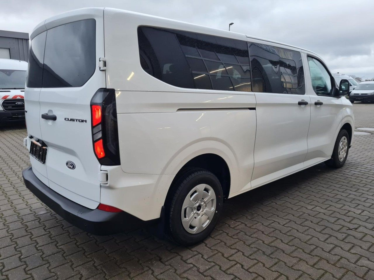 Ford Transit Custom Kombi 320 L2 Trend 9 Sitze KAMERA - Mikrobuss: pilt 4 Ford Transit Custom Kombi 320 L2 Trend 9 Sitze KAMERA - Mikrobuss: pilt 4