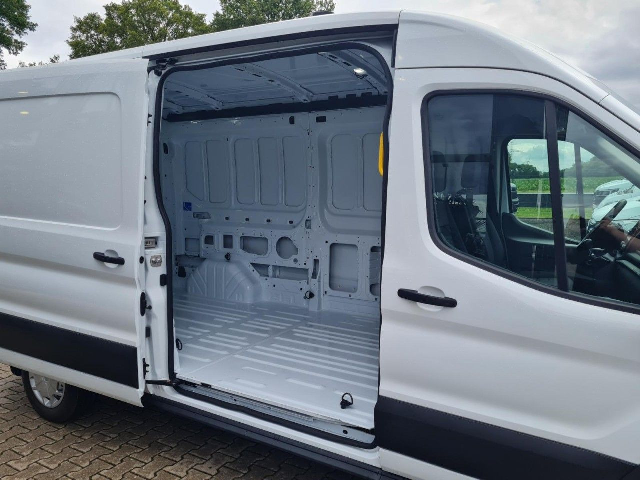Ford Transit Kasten TDCi L3H2 Trend Klima, Tempomat - Väike kaubik: pilt 4 Ford Transit Kasten TDCi L3H2 Trend Klima, Tempomat - Väike kaubik: pilt 4