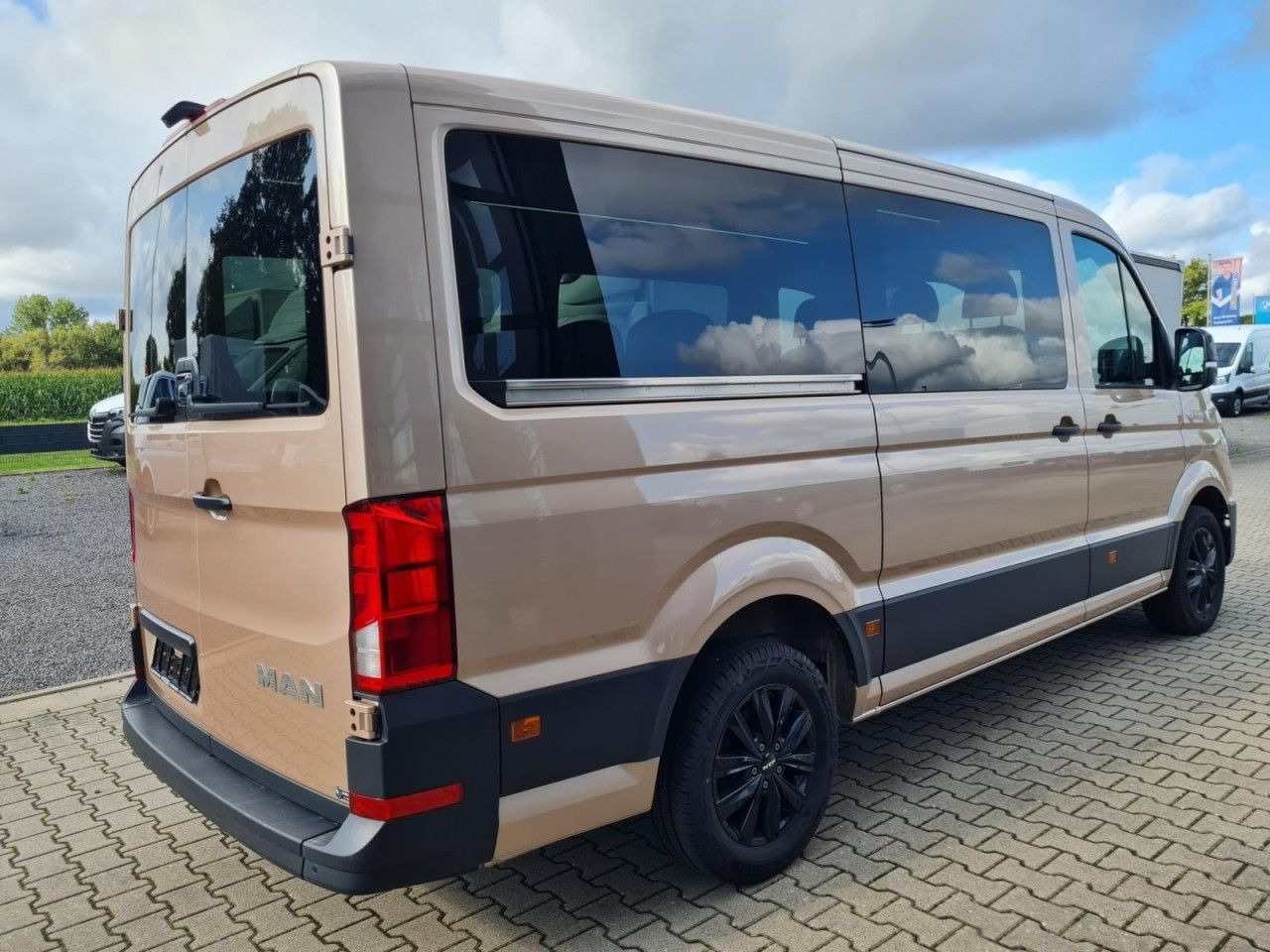 MAN TGE 3.180 TDi Kombi 9 Sitzer LED LM KAMERA Sonde - Mikrobuss: pilt 5 MAN TGE 3.180 TDi Kombi 9 Sitzer LED LM KAMERA Sonde - Mikrobuss: pilt 5