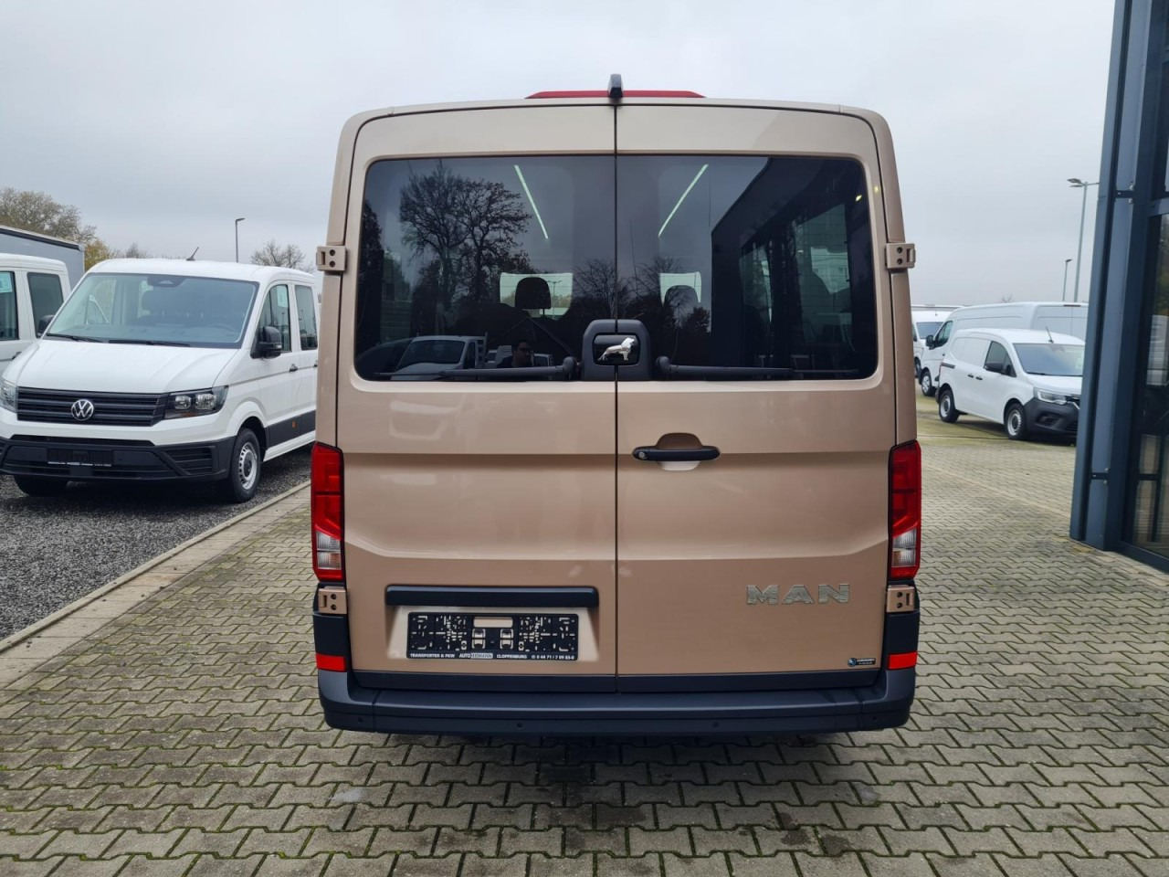 Man TGE 3.180 TDi Kombi 9 Sitze ALU KAMERA LED LEDER Sonderumbau - Väikebuss, Mikrobuss: pilt 5 Man TGE 3.180 TDi Kombi 9 Sitze ALU KAMERA LED LEDER Sonderumbau - Väikebuss, Mikrobuss: pilt 5