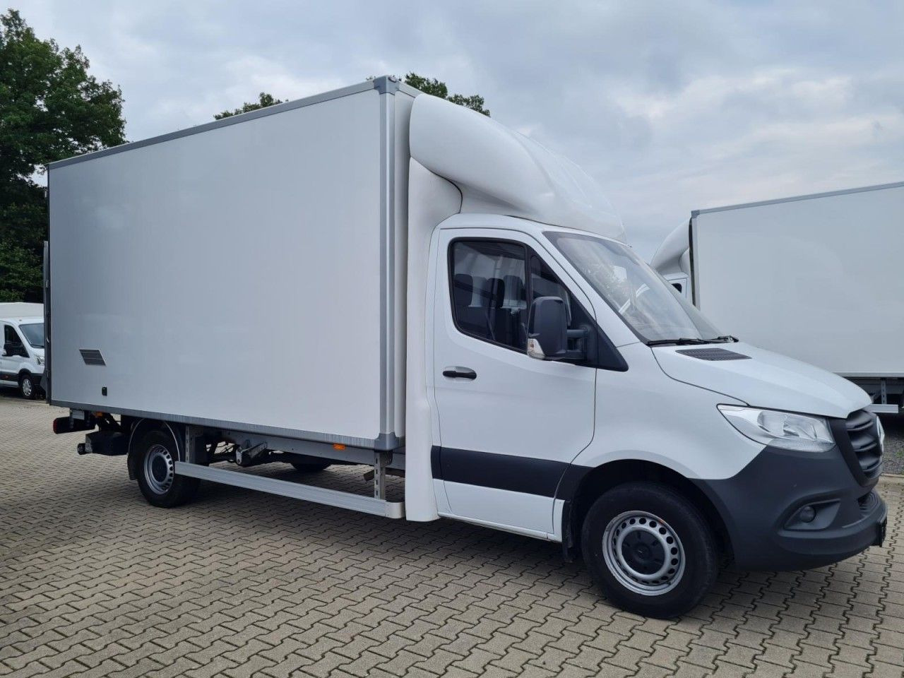 Mercedes-Benz Sprinter 315 CDI Koffer LBW RWD KLIMA TEMPOMAT - Tarbesõiduk furgoon: pilt 3 Mercedes-Benz Sprinter 315 CDI Koffer LBW RWD KLIMA TEMPOMAT - Tarbesõiduk furgoon: pilt 3