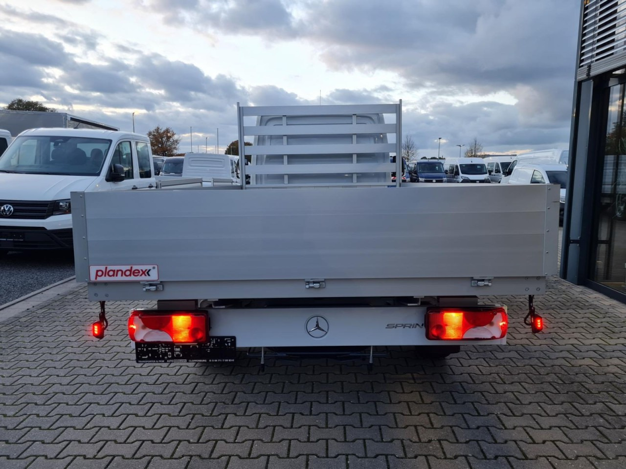 Mercedes-Benz Sprinter 317 CDI Pritsche L3 lang RWD KLIMA TEMPOMAT - Madelauto: pilt 5 Mercedes-Benz Sprinter 317 CDI Pritsche L3 lang RWD KLIMA TEMPOMAT - Madelauto: pilt 5