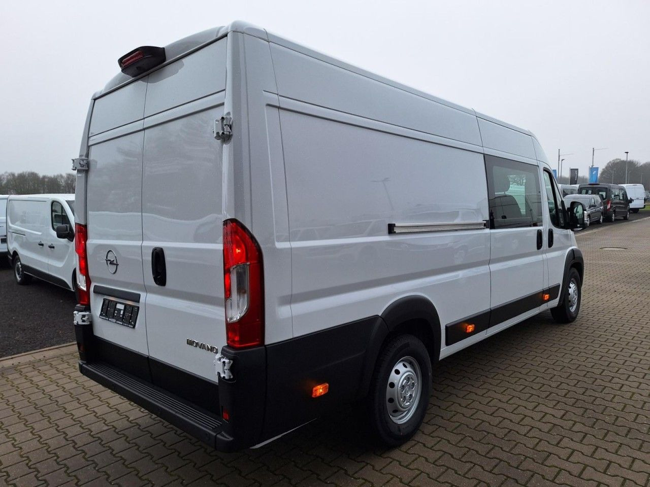 Opel Movano 35 Cargo L4 Doka 6-Sitze verstärkt PDC - Kaubik, Meeskonnaauto: pilt 5 Opel Movano 35 Cargo L4 Doka 6-Sitze verstärkt PDC - Kaubik, Meeskonnaauto: pilt 5