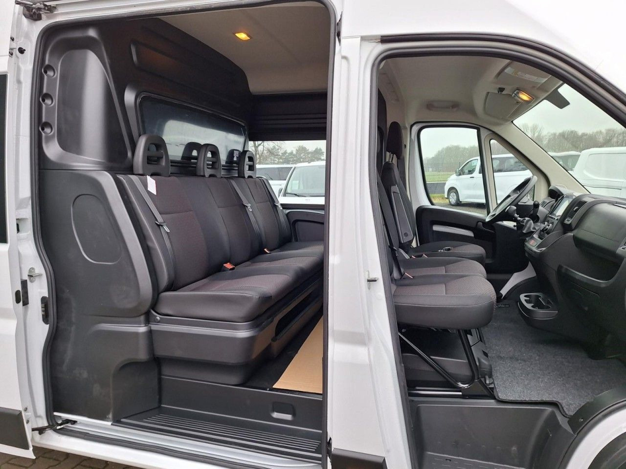 Opel Movano 35 Kasten L4 Doka 6-Sitze verstärkt PDC T - Kaubik, Meeskonnaauto: pilt 4 Opel Movano 35 Kasten L4 Doka 6-Sitze verstärkt PDC T - Kaubik, Meeskonnaauto: pilt 4