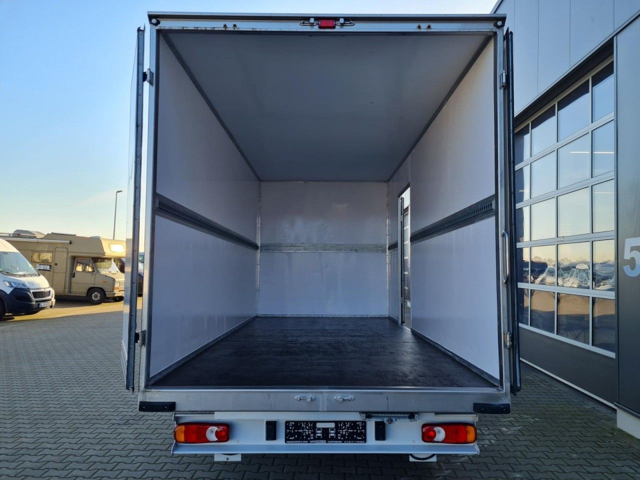 Peugeot Boxer 3.5t Koffer lang L4 ERGO KLIMA KOMFORT TEM - Tarbesõiduk furgoon: pilt 5 Peugeot Boxer 3.5t Koffer lang L4 ERGO KLIMA KOMFORT TEM - Tarbesõiduk furgoon: pilt 5