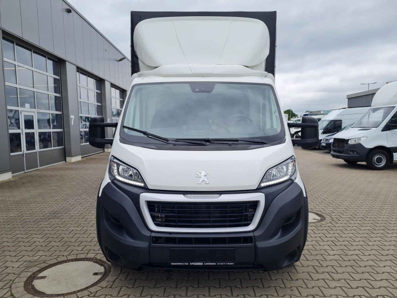 Peugeot Boxer 3,5t Pritsche Plane 2.2 HDi L4 435 - Tent tarbesõiduk: pilt 2 Peugeot Boxer 3,5t Pritsche Plane 2.2 HDi L4 435 - Tent tarbesõiduk: pilt 2