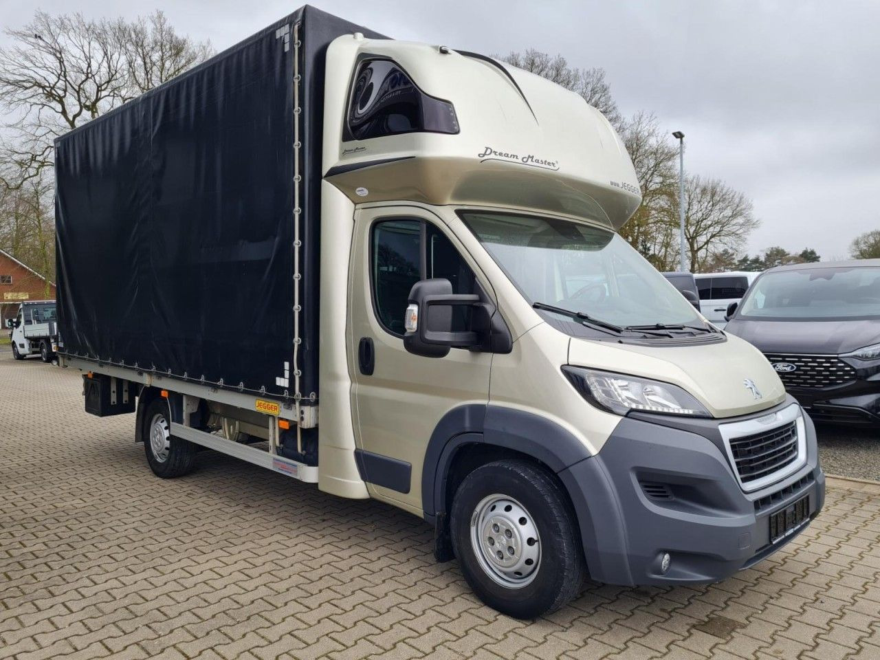 Peugeot Boxer Pritsche L4 Schiebe Plane Schlafkab Luftfe - Tent tarbesõiduk: pilt 3 Peugeot Boxer Pritsche L4 Schiebe Plane Schlafkab Luftfe - Tent tarbesõiduk: pilt 3