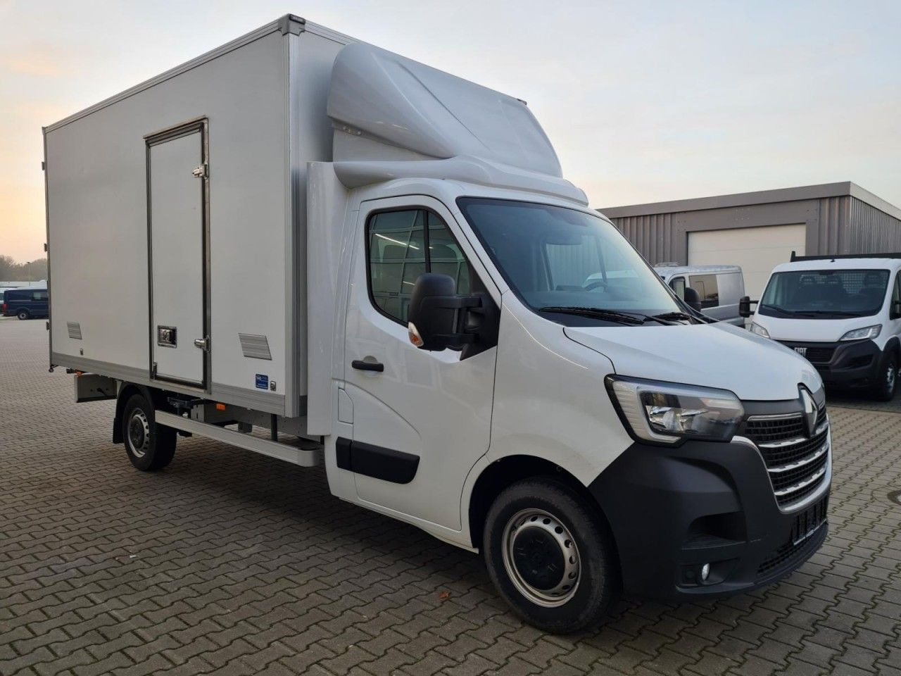 Renault Master 3.5t Möbel Koffer KLIMA LUFTFEDERUNG TEMP - Tarbesõiduk furgoon: pilt 4 Renault Master 3.5t Möbel Koffer KLIMA LUFTFEDERUNG TEMP - Tarbesõiduk furgoon: pilt 4