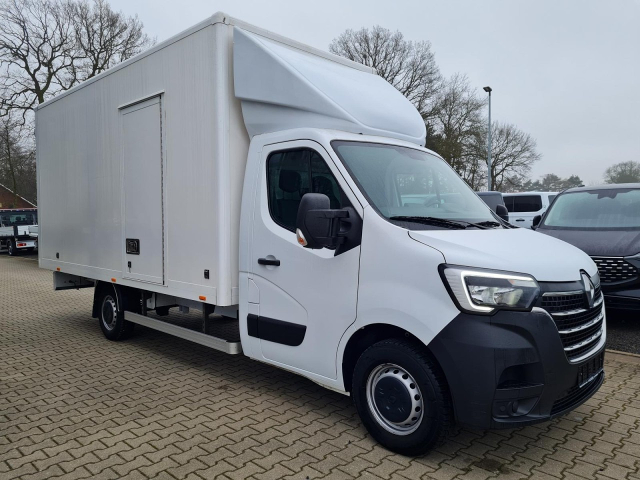 Renault Master 3.5t Möbel Koffer mit 10 Pal. Plätze TEMPOMAT - Tarbesõiduk furgoon: pilt 3 Renault Master 3.5t Möbel Koffer mit 10 Pal. Plätze TEMPOMAT - Tarbesõiduk furgoon: pilt 3