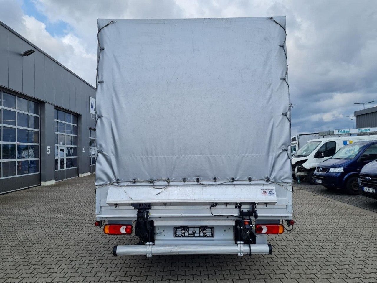 Renault Master 3,5t Pritsche dCi Plane Schlafkab. LBW - Tent tarbesõiduk: pilt 5 Renault Master 3,5t Pritsche dCi Plane Schlafkab. LBW - Tent tarbesõiduk: pilt 5
