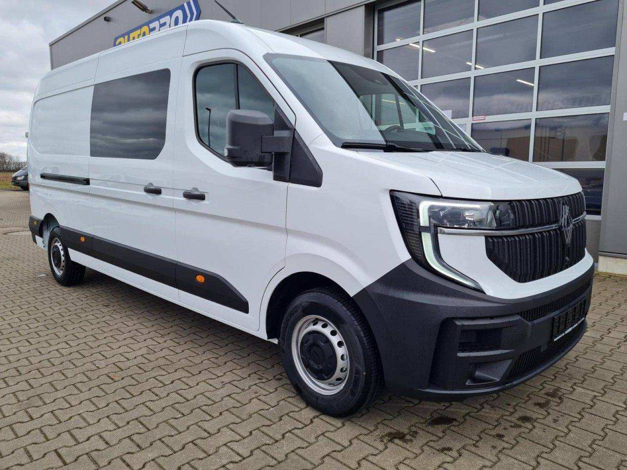 Renault Master 35 Kasten L3 Doka 7-Sitze KLIMA TEMPOMAT - Kaubik, Meeskonnaauto: pilt 3 Renault Master 35 Kasten L3 Doka 7-Sitze KLIMA TEMPOMAT - Kaubik, Meeskonnaauto: pilt 3