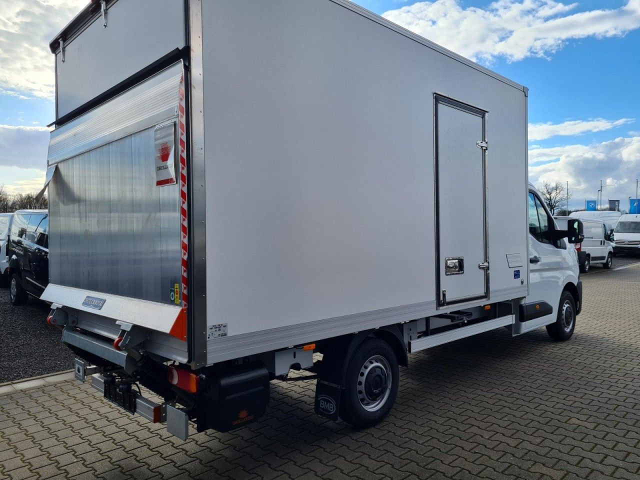Renault Master 35 New Möbel Koffer LBW LUFTFEDERUNG KAME - Tarbesõiduk furgoon: pilt 4 Renault Master 35 New Möbel Koffer LBW LUFTFEDERUNG KAME - Tarbesõiduk furgoon: pilt 4