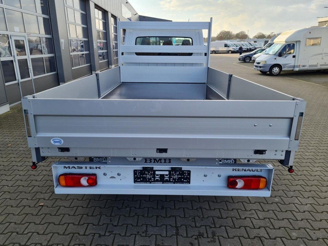 Renault Master New 35 Pritsche lang KLIMA KOMFORT TEMPOM - Madelauto: pilt 5 Renault Master New 35 Pritsche lang KLIMA KOMFORT TEMPOM - Madelauto: pilt 5