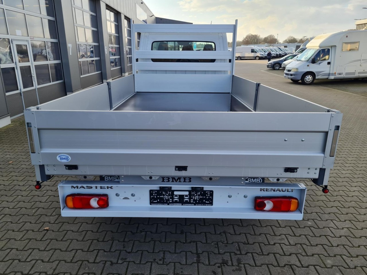 Renault Master New 35 Pritsche lang KLIMA KOMFORT TEMPOMAT - Madelauto: pilt 5 Renault Master New 35 Pritsche lang KLIMA KOMFORT TEMPOMAT - Madelauto: pilt 5