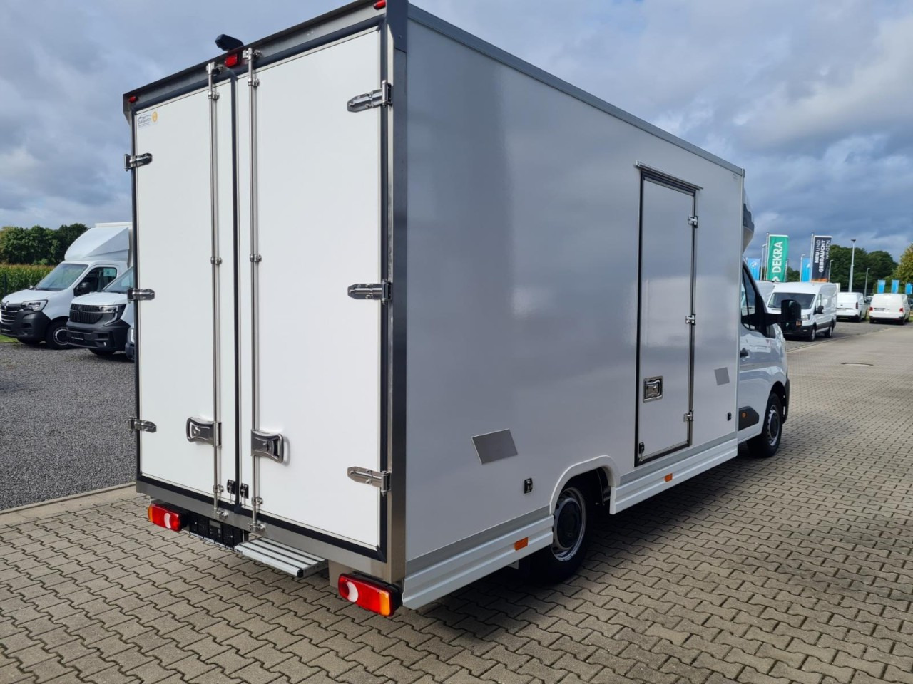 Renault Master New 35 Tiefrahmen Koffer dCi 170 KAMERA - Tarbesõiduk furgoon: pilt 4 Renault Master New 35 Tiefrahmen Koffer dCi 170 KAMERA - Tarbesõiduk furgoon: pilt 4