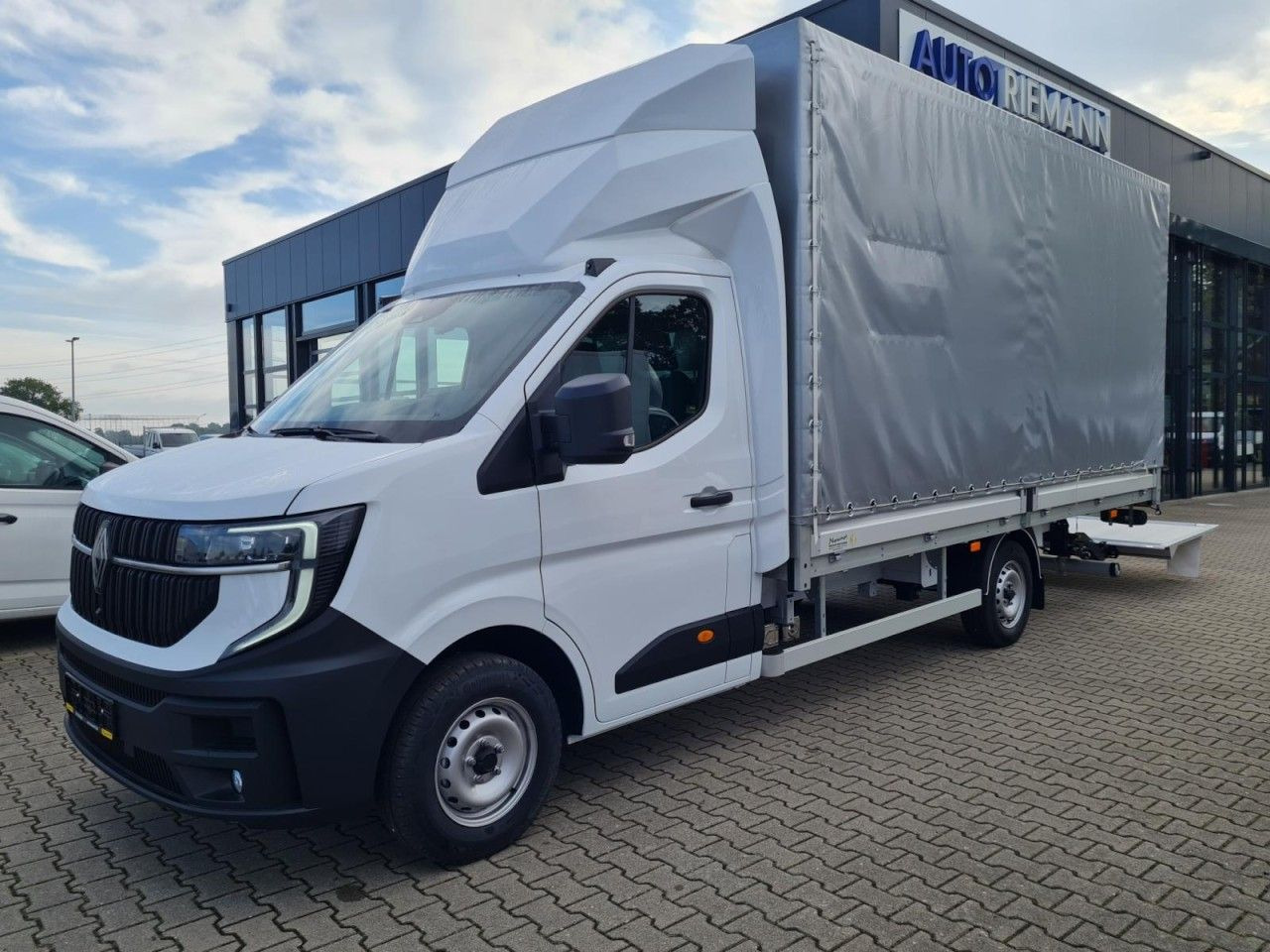 Renault Master Pritsche Schiebe Plane LBW 10 Pal. Luftfe - Tent tarbesõiduk: pilt 3 Renault Master Pritsche Schiebe Plane LBW 10 Pal. Luftfe - Tent tarbesõiduk: pilt 3