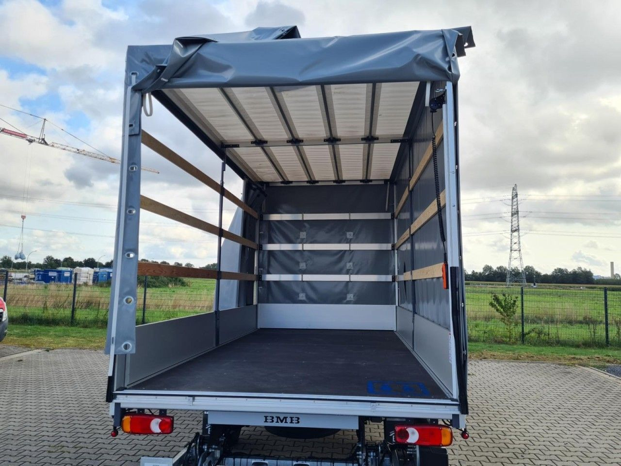 Renault Master Pritsche Schiebe Plane Schlafkab LBW Luft - Tent tarbesõiduk: pilt 5 Renault Master Pritsche Schiebe Plane Schlafkab LBW Luft - Tent tarbesõiduk: pilt 5