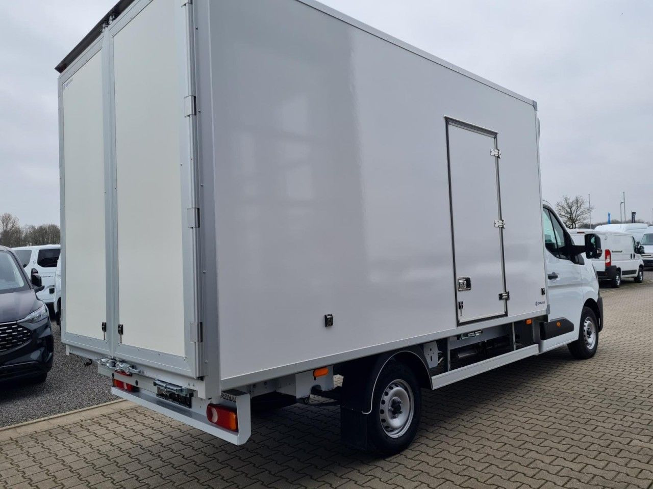 Renault New Master 35 Möbel Koffer KLIMA LUFTFEDER TEMPO - Tarbesõiduk furgoon: pilt 4 Renault New Master 35 Möbel Koffer KLIMA LUFTFEDER TEMPO - Tarbesõiduk furgoon: pilt 4