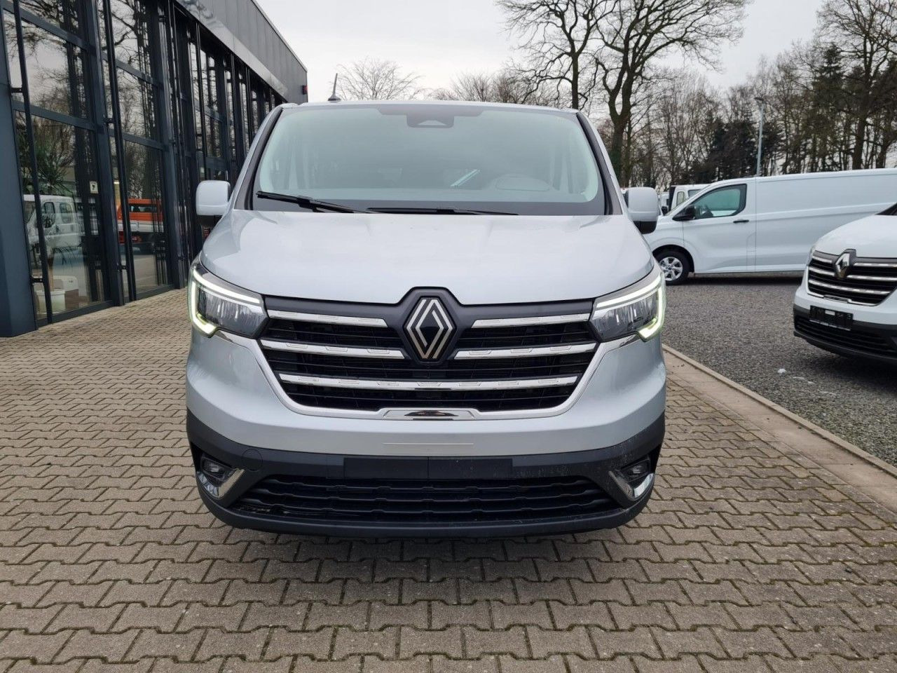 Renault Trafic Kombi 9-Sitze L2 Grand Equilibre KLIMA TE - Auto: pilt 2 Renault Trafic Kombi 9-Sitze L2 Grand Equilibre KLIMA TE - Auto: pilt 2