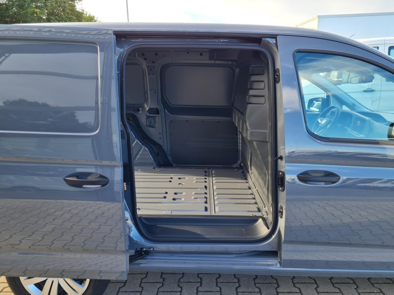 Volkswagen Caddy Kasten Cargo TDI Maxi PDC KLIMA TEMPOMAT - Väike kaubik: pilt 5 Volkswagen Caddy Kasten Cargo TDI Maxi PDC KLIMA TEMPOMAT - Väike kaubik: pilt 5