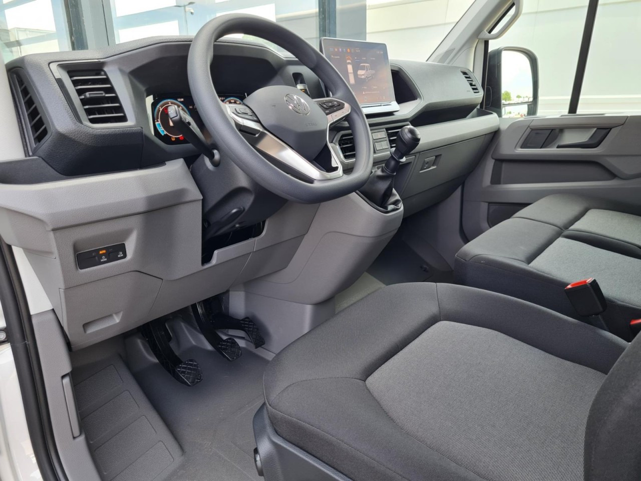 Volkswagen Crafter 35 Doka TDI MR LED KLIMA - Madelauto, Meeskonnaauto: pilt 4 Volkswagen Crafter 35 Doka TDI MR LED KLIMA - Madelauto, Meeskonnaauto: pilt 4