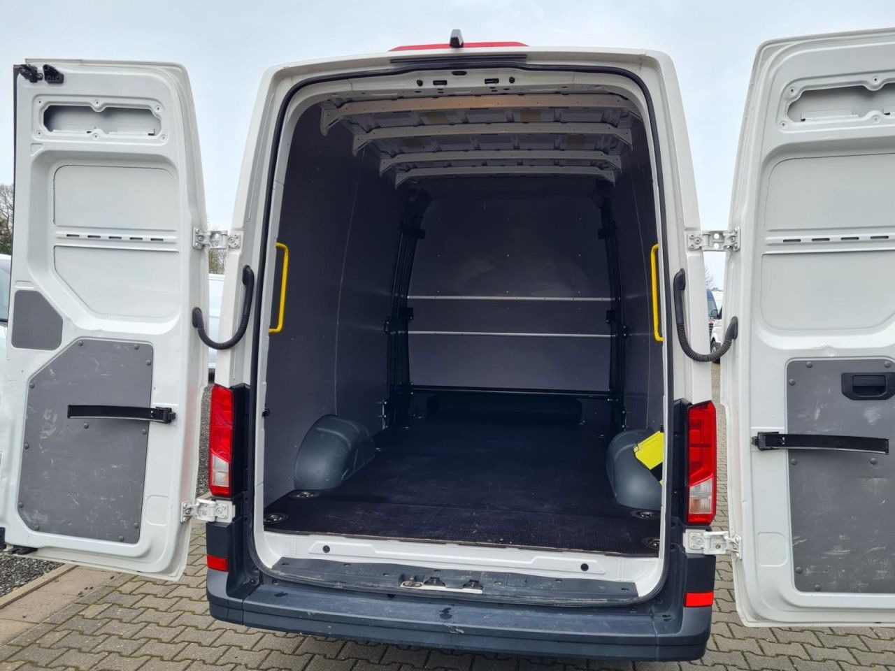 Volkswagen Crafter 35 Kasten 4MOTION L4H3 Plus Doka 7-Sitze - Kaubik, Meeskonnaauto: pilt 5 Volkswagen Crafter 35 Kasten 4MOTION L4H3 Plus Doka 7-Sitze - Kaubik, Meeskonnaauto: pilt 5