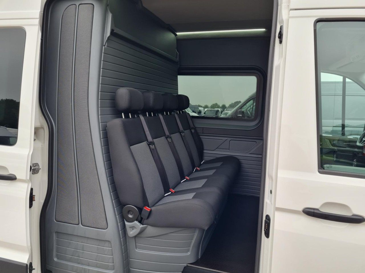 Volkswagen Crafter 35 Kasten Plus 4MOTION Doka Mixto L4H3 - Kaubik, Meeskonnaauto: pilt 4 Volkswagen Crafter 35 Kasten Plus 4MOTION Doka Mixto L4H3 - Kaubik, Meeskonnaauto: pilt 4