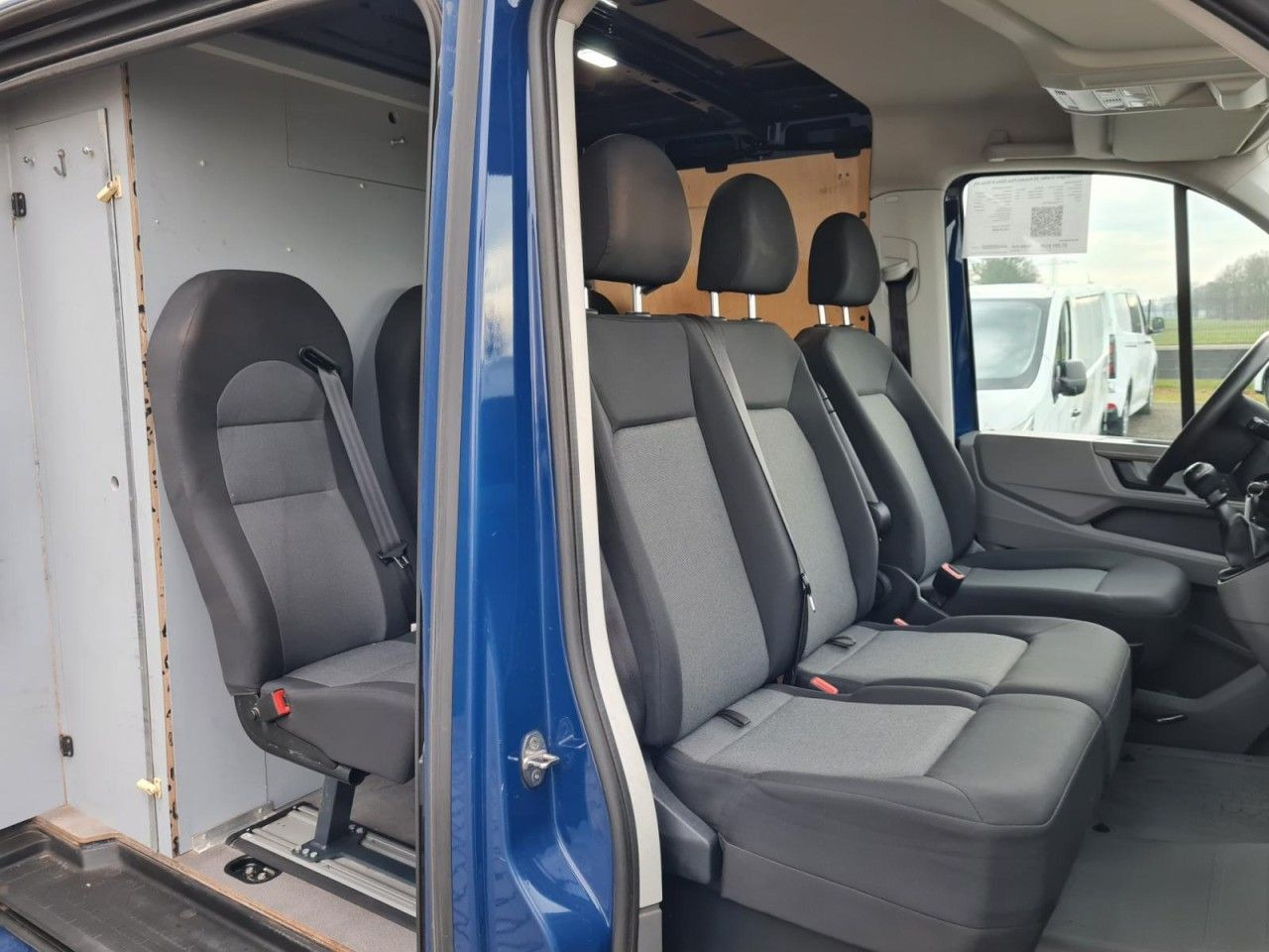 Volkswagen Crafter 35 Kasten Plus Doka mixto NAVI AHK 6 Sit - Kaubik, Meeskonnaauto: pilt 5 Volkswagen Crafter 35 Kasten Plus Doka mixto NAVI AHK 6 Sit - Kaubik, Meeskonnaauto: pilt 5