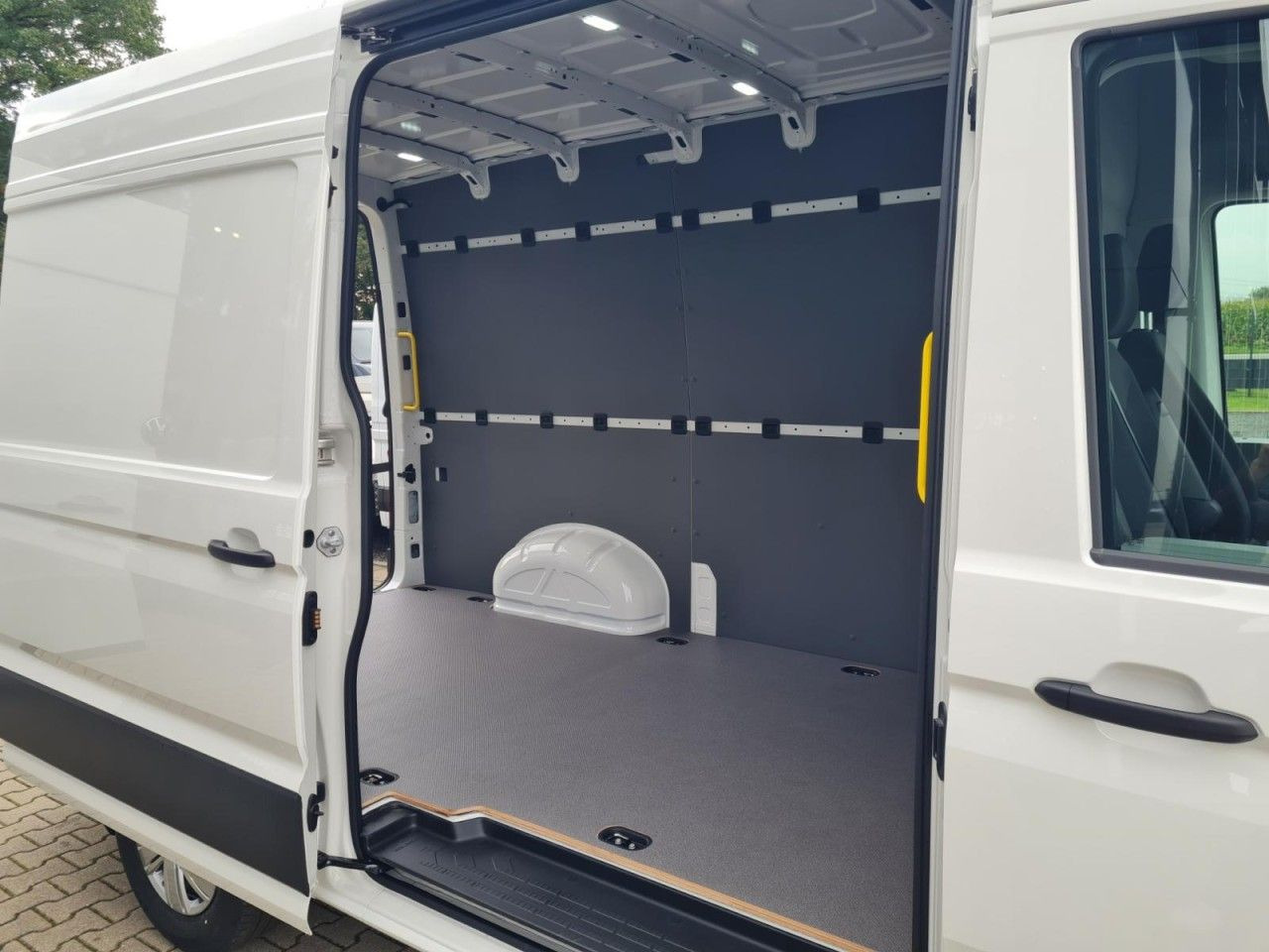 Volkswagen Crafter 35 Kasten TDI MR AHK ERGO LED TEMPOMAT - Kaubik: pilt 4 Volkswagen Crafter 35 Kasten TDI MR AHK ERGO LED TEMPOMAT - Kaubik: pilt 4