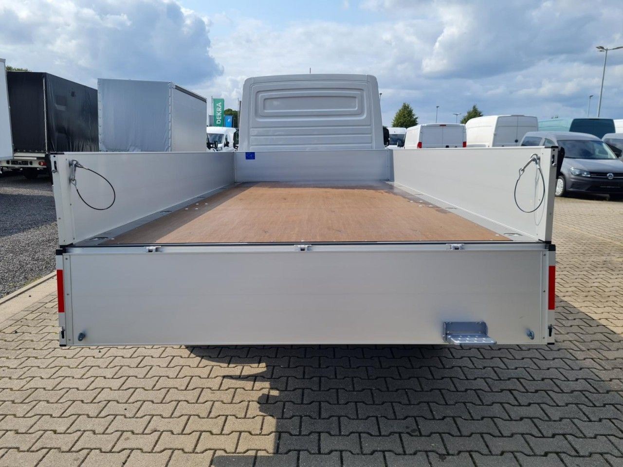 Volkswagen Crafter 35 Pritsche TDi L4 lang KLIMA TEMPOMAT - Madelauto: pilt 5 Volkswagen Crafter 35 Pritsche TDi L4 lang KLIMA TEMPOMAT - Madelauto: pilt 5
