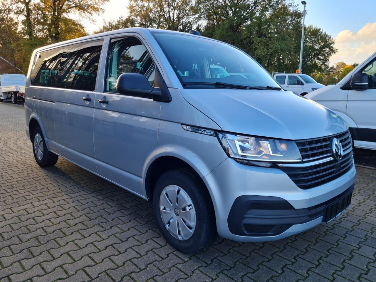 Volkswagen T6.1 Caravelle TDI lang 9 Sitzer 2 Schiebetüren Trendl. - Väikebuss, Mikrobuss: pilt 3 Volkswagen T6.1 Caravelle TDI lang 9 Sitzer 2 Schiebetüren Trendl. - Väikebuss, Mikrobuss: pilt 3