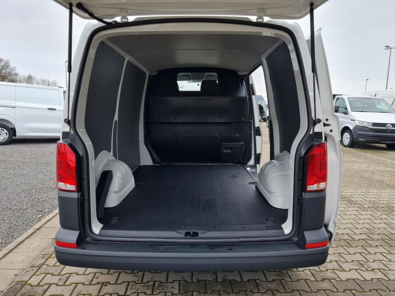 Volkswagen T6.1 Kasten L1 KR Heckklappe KAMERA KLIMA ALLWET - Väike kaubik: pilt 5 Volkswagen T6.1 Kasten L1 KR Heckklappe KAMERA KLIMA ALLWET - Väike kaubik: pilt 5