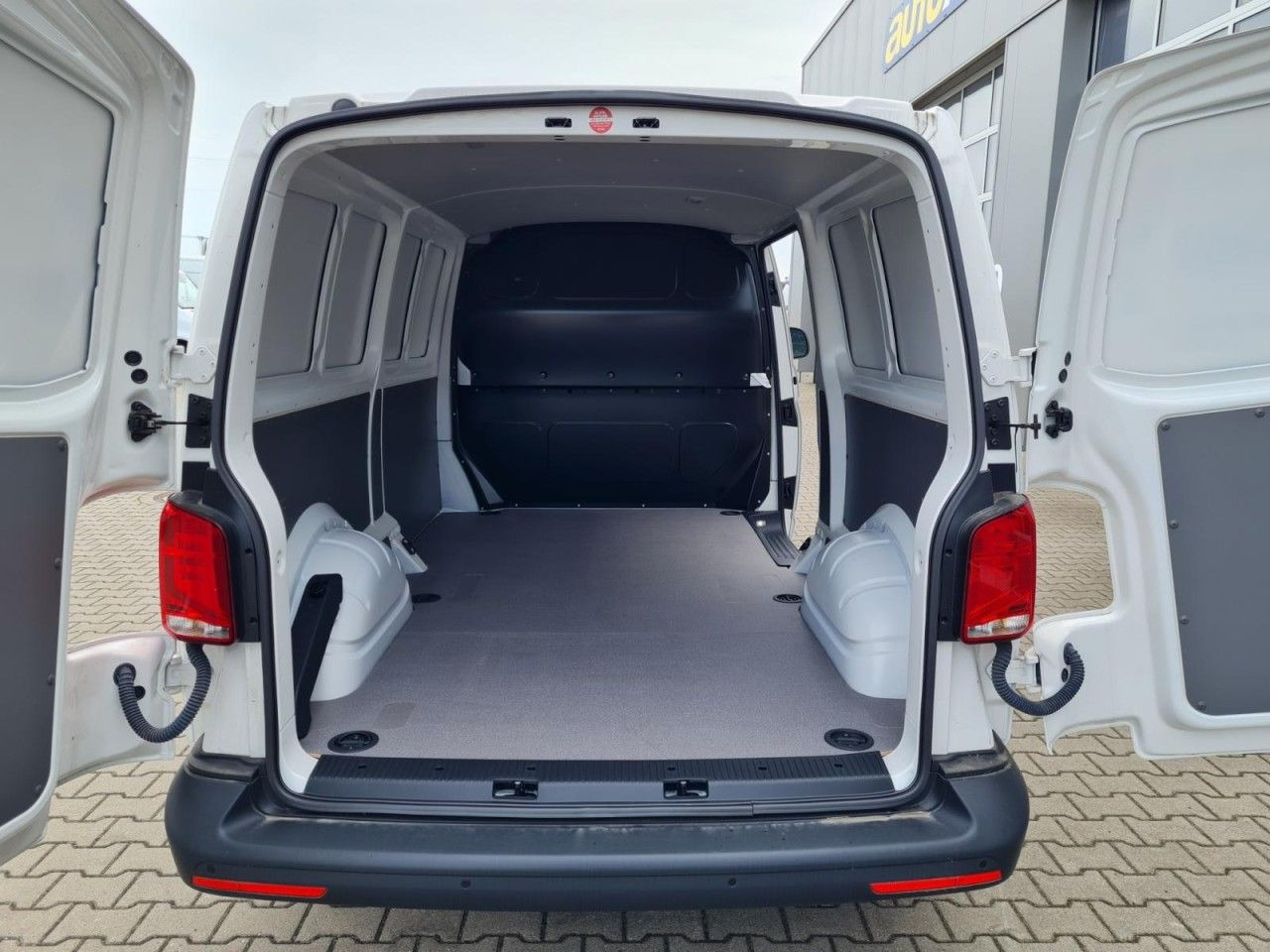 Volkswagen T6.1 Kasten lang DSG KLIMA KOMFORT ACC TEMPO PDC - Väike kaubik: pilt 5 Volkswagen T6.1 Kasten lang DSG KLIMA KOMFORT ACC TEMPO PDC - Väike kaubik: pilt 5