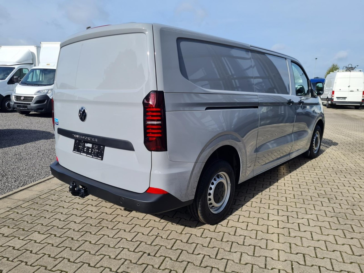 Volkswagen T7 Transporter Kasten TDi AG L2 AHK KLIMA KAMERA LED - Väike kaubik: pilt 4 Volkswagen T7 Transporter Kasten TDi AG L2 AHK KLIMA KAMERA LED - Väike kaubik: pilt 4