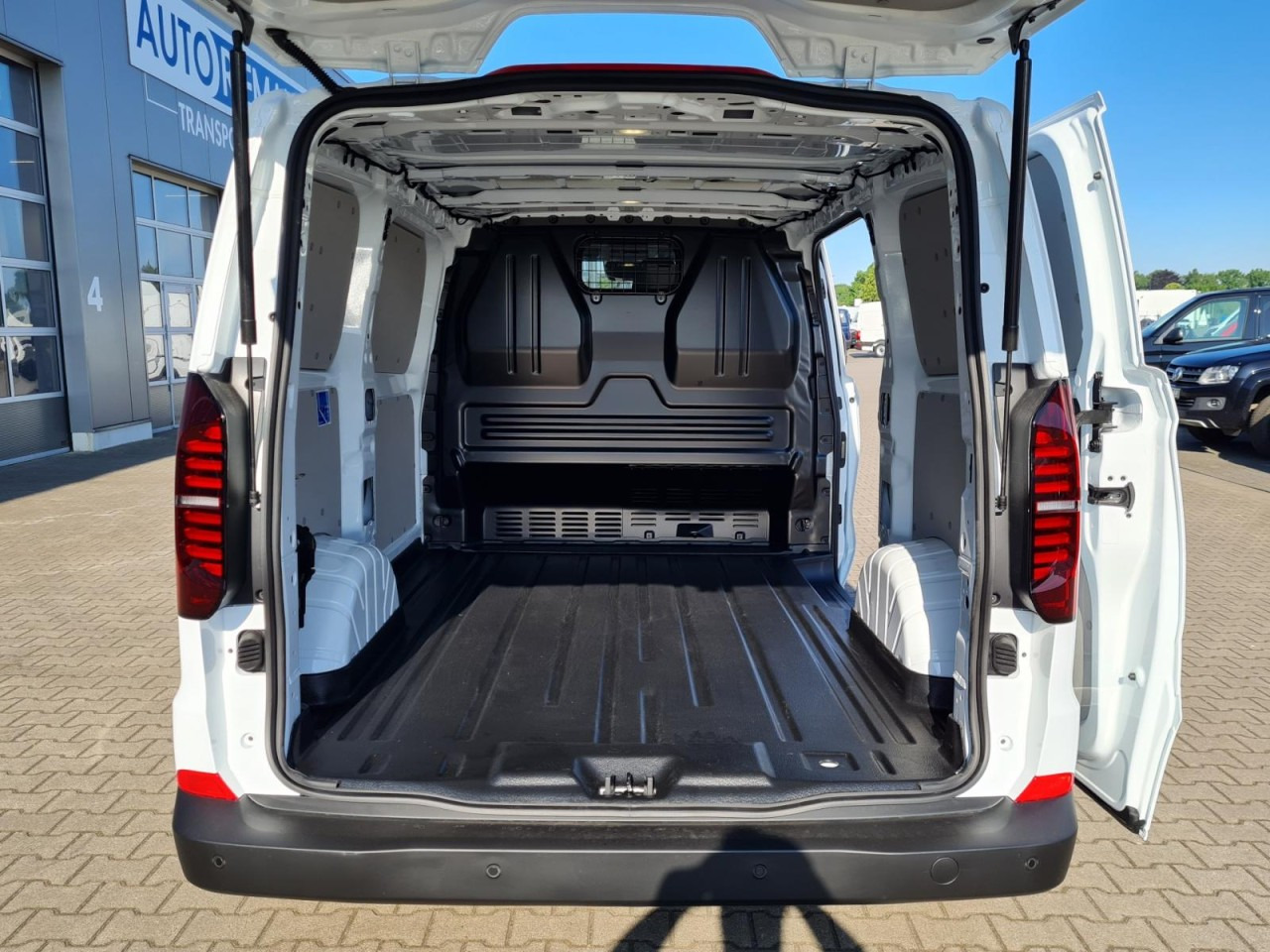 Volkswagen T7 Transporter Kasten Tdi KR Heckklappe PDC KLIMA - Väike kaubik: pilt 5 Volkswagen T7 Transporter Kasten Tdi KR Heckklappe PDC KLIMA - Väike kaubik: pilt 5