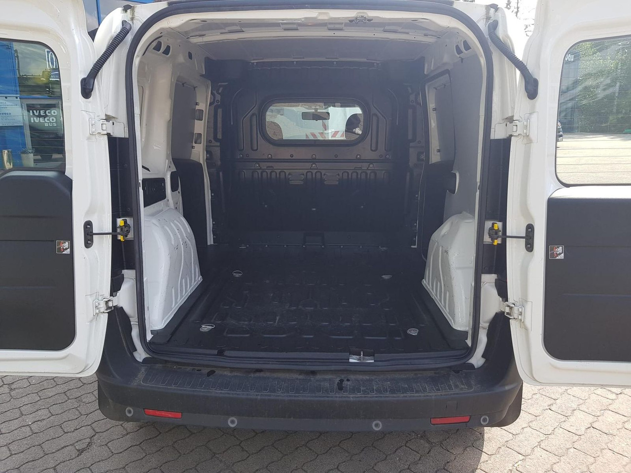 Fiat Doblo Kastenwagen SX 1.3 Klima, Radio mit Nav... - Mikrobuss: pilt 5 Fiat Doblo Kastenwagen SX 1.3 Klima, Radio mit Nav... - Mikrobuss: pilt 5