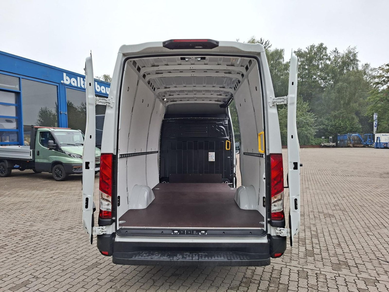 Iveco 35S16A8V Klima, Radio, Kamera ab 0% Finanzierbar - Kaubik: pilt 5 Iveco 35S16A8V Klima, Radio, Kamera ab 0% Finanzierbar - Kaubik: pilt 5