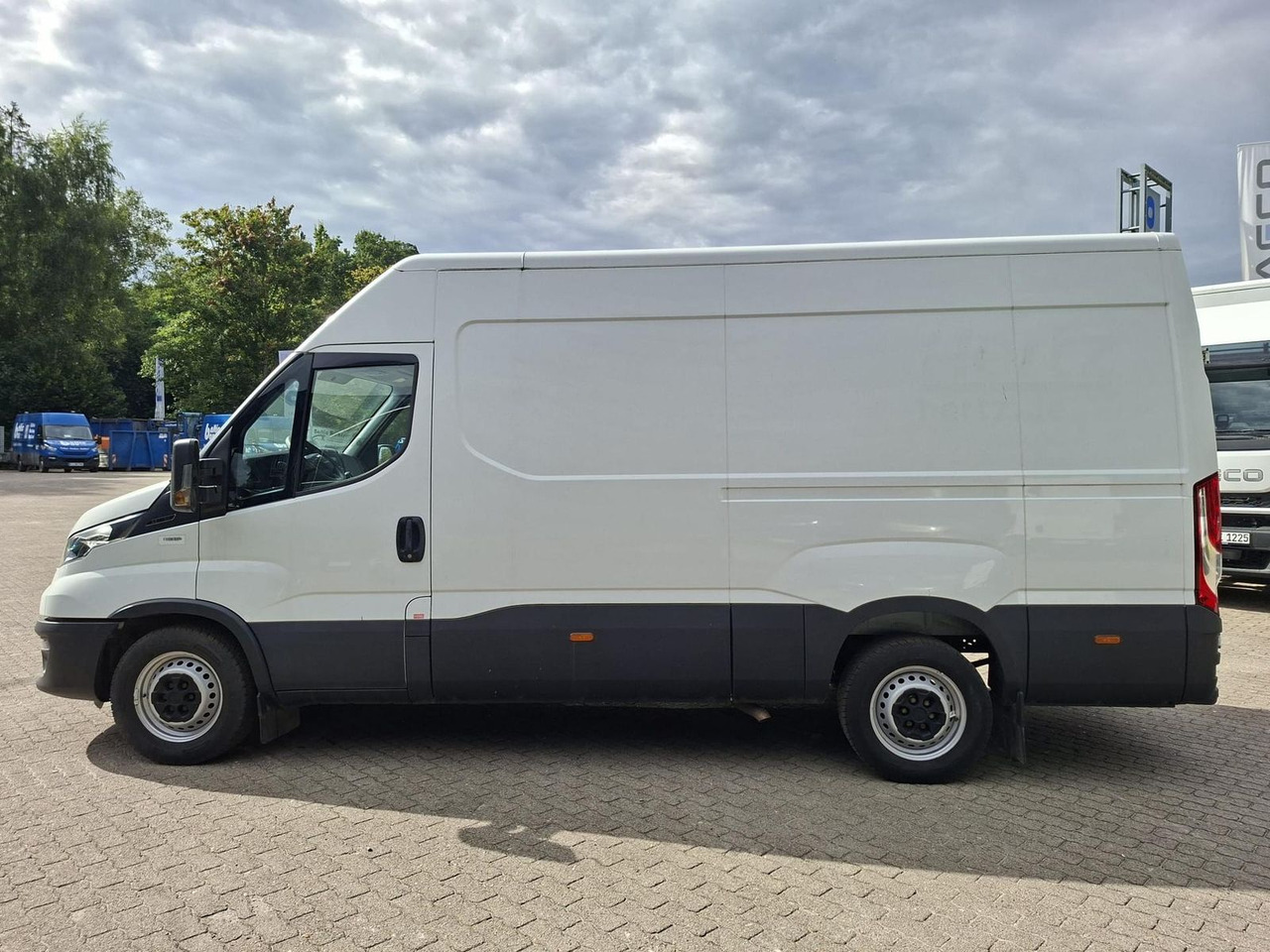 Iveco Daily 35 S16 V 3520L Klima 115 kW (156 PS), S... - Kaubik: pilt 2 Iveco Daily 35 S16 V 3520L Klima 115 kW (156 PS), S... - Kaubik: pilt 2