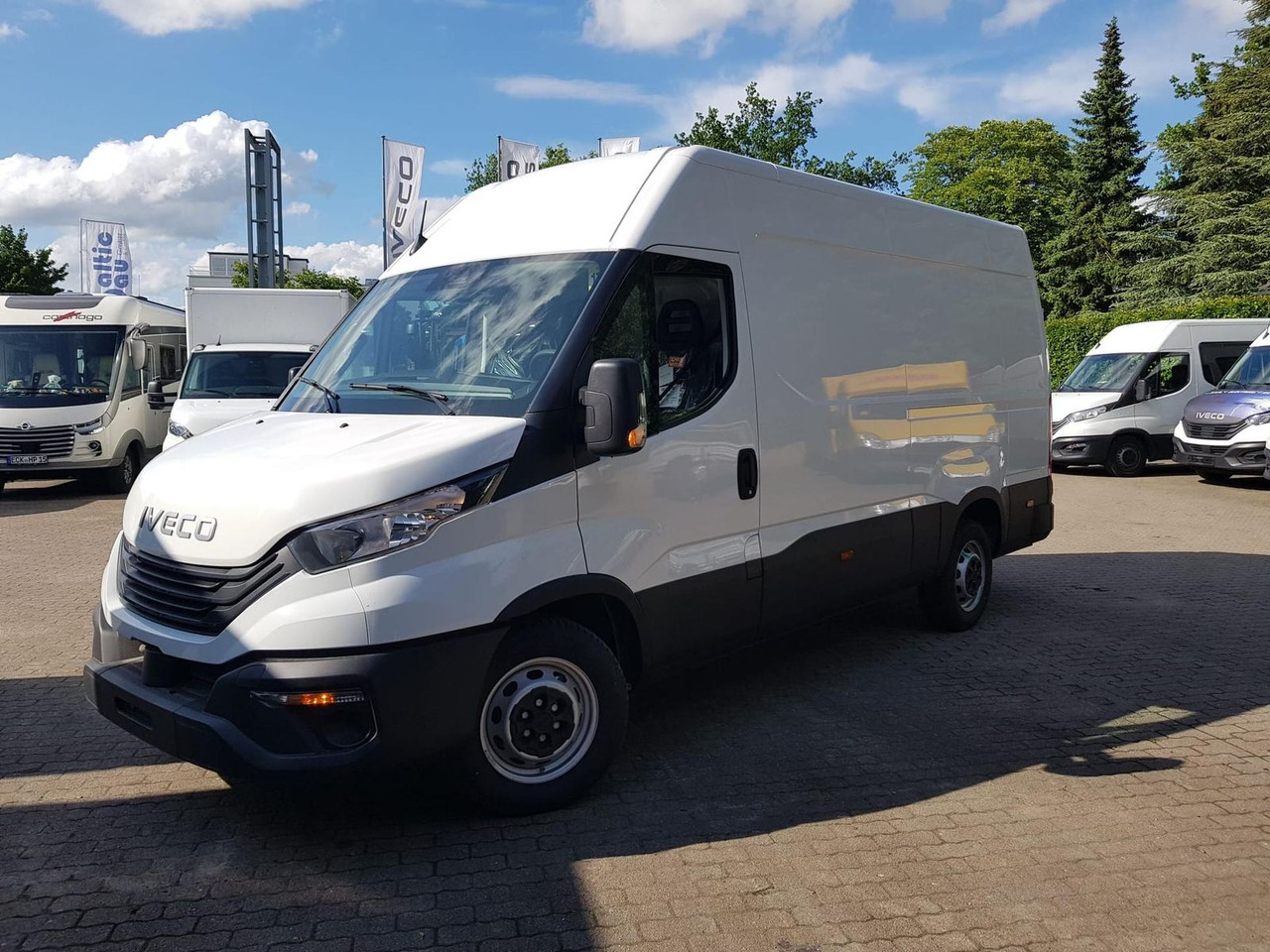 Iveco Daily 35S14A8 V Y mit Rückfahrkamera und Radi... - Kaubik: pilt 1 Iveco Daily 35S14A8 V Y mit Rückfahrkamera und Radi... - Kaubik: pilt 1