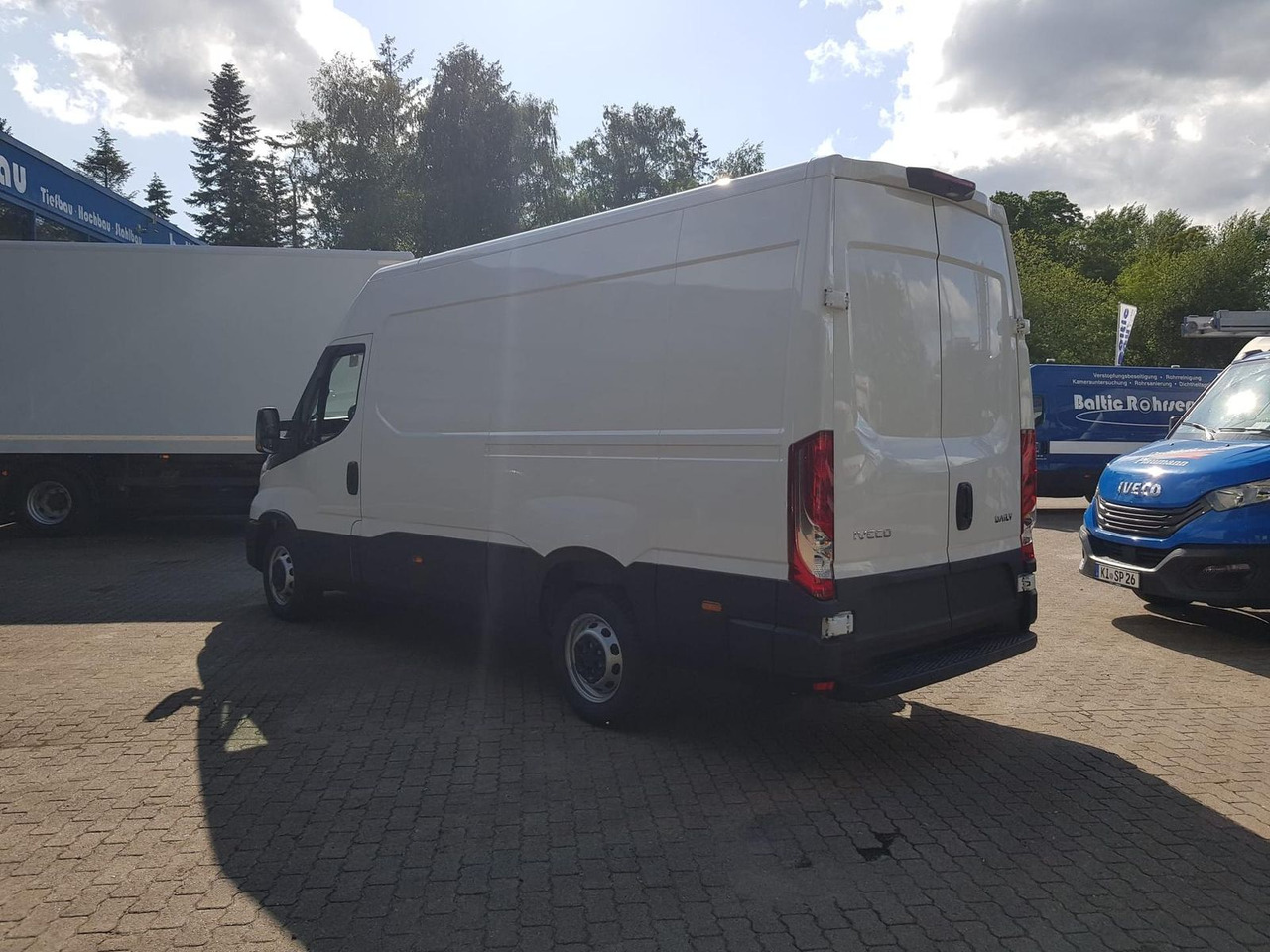 Iveco Daily 35S14A8 V Y mit Rückfahrkamera und Radi... - Kaubik: pilt 3 Iveco Daily 35S14A8 V Y mit Rückfahrkamera und Radi... - Kaubik: pilt 3