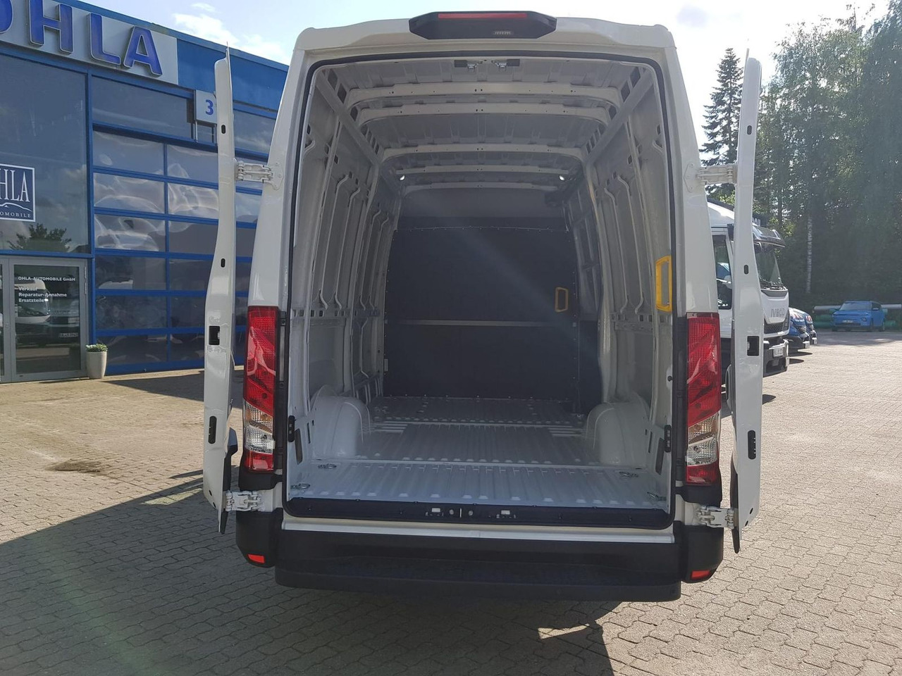 Iveco Daily 35S14A8 V Y mit Rückfahrkamera und Radi... - Kaubik: pilt 5 Iveco Daily 35S14A8 V Y mit Rückfahrkamera und Radi... - Kaubik: pilt 5