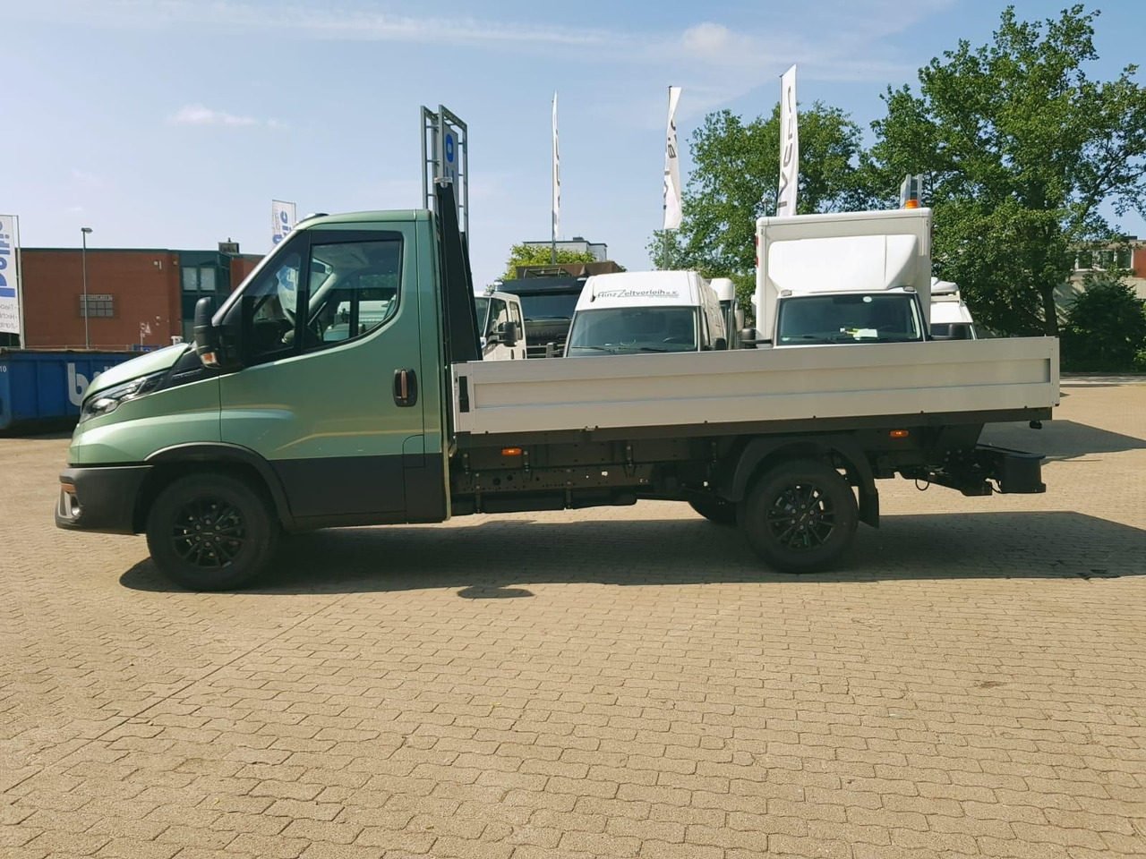Iveco Daily 35S14HA8 Pritsche AHK 100 kW (136 PS),... - Madelauto: pilt 2 Iveco Daily 35S14HA8 Pritsche AHK 100 kW (136 PS),... - Madelauto: pilt 2