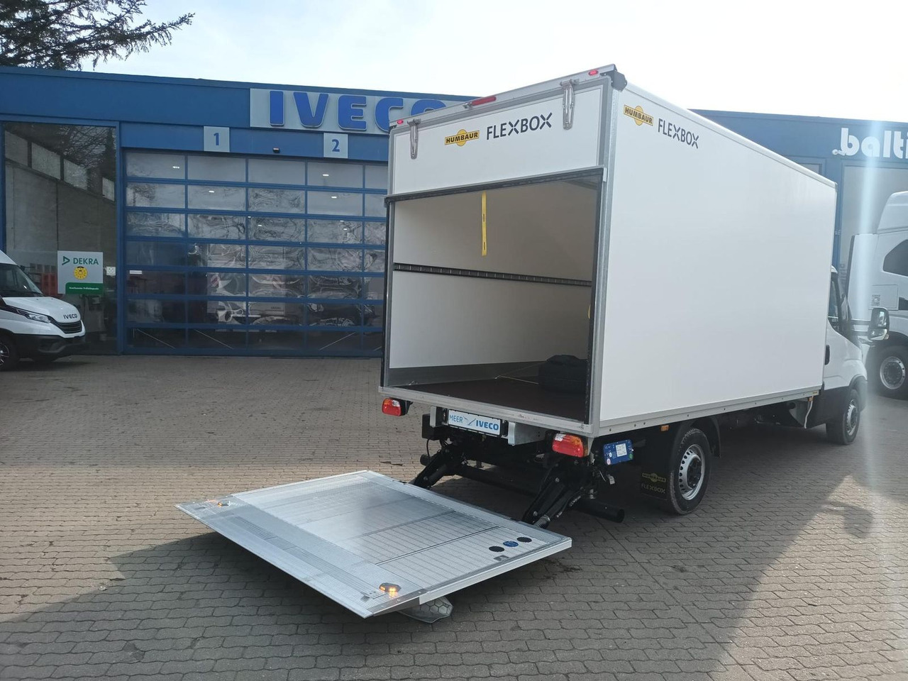 Iveco Daily 35S14HE Koffer LBW, Rückfahrkamera 2x a... - Tarbesõiduk furgoon: pilt 4 Iveco Daily 35S14HE Koffer LBW, Rückfahrkamera 2x a... - Tarbesõiduk furgoon: pilt 4