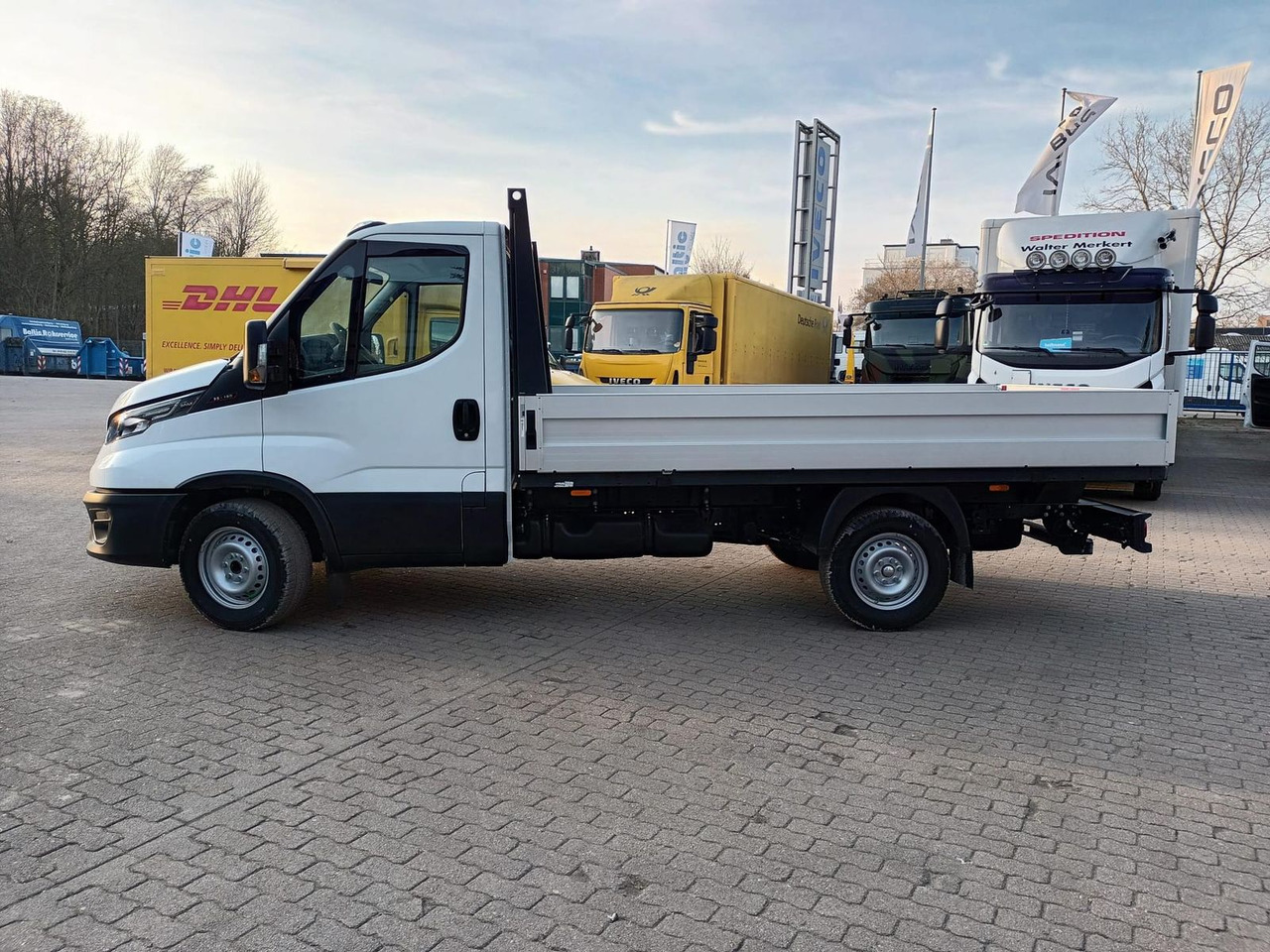 Iveco Daily 35S16H3.0 Pritsche,AHK, Rückfahrkamera... - Madelauto: pilt 2 Iveco Daily 35S16H3.0 Pritsche,AHK, Rückfahrkamera... - Madelauto: pilt 2