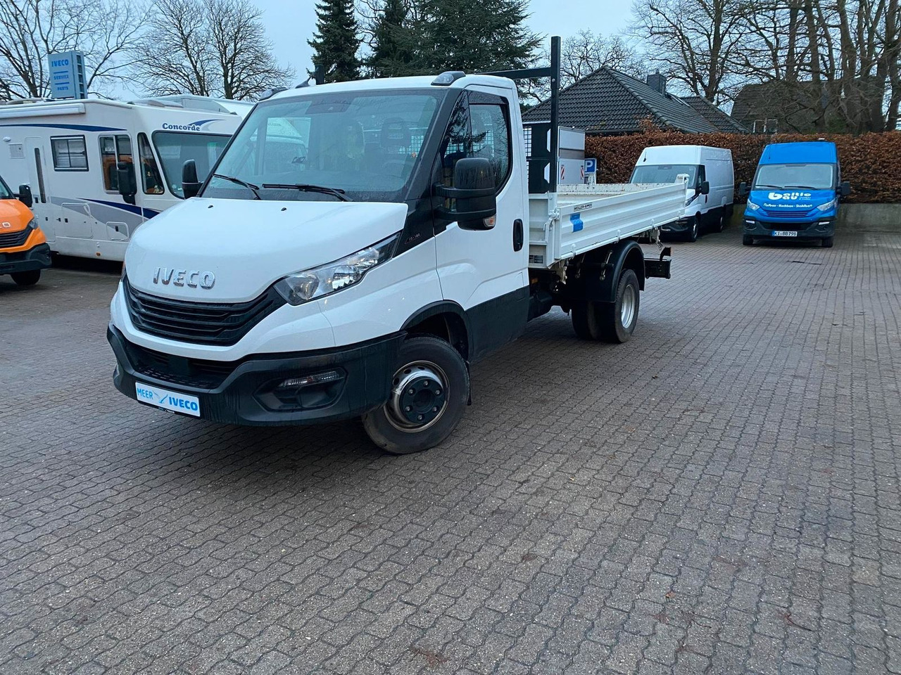 Iveco Daily 70C18H Meiler Dreiseitenkipper*AHK*RADI... - Tarbesõiduk kallur: pilt 1 Iveco Daily 70C18H Meiler Dreiseitenkipper*AHK*RADI... - Tarbesõiduk kallur: pilt 1