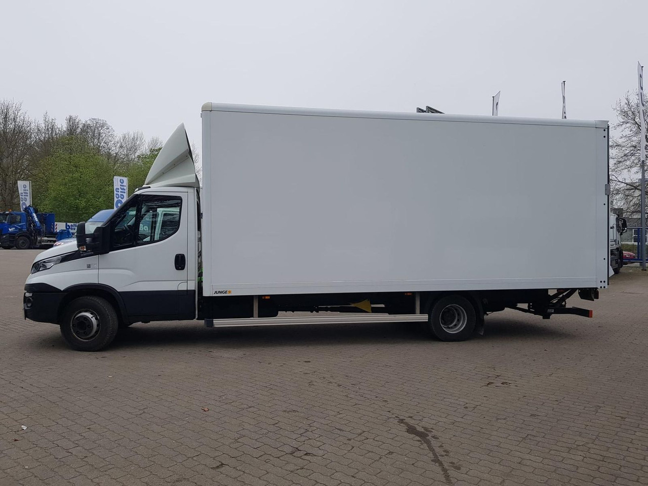 Iveco Daily 70C18HA8/P Koffer, Luftfederung, Kamera... - Tarbesõiduk furgoon: pilt 3 Iveco Daily 70C18HA8/P Koffer, Luftfederung, Kamera... - Tarbesõiduk furgoon: pilt 3