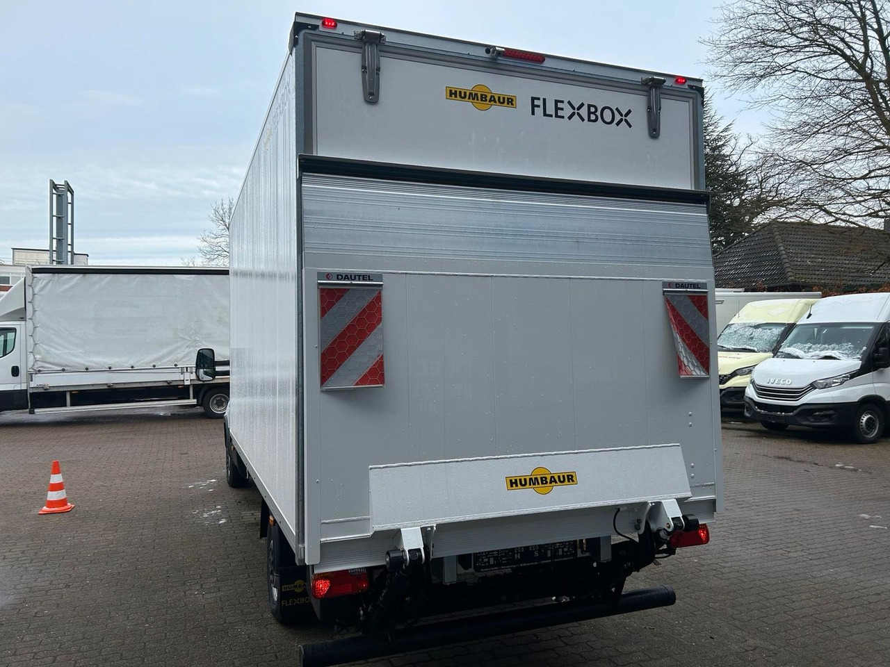 Iveco Daily Koffer 35S14H 3,0 LBW Kamera 115 kW (15... - Tarbesõiduk furgoon: pilt 5 Iveco Daily Koffer 35S14H 3,0 LBW Kamera 115 kW (15... - Tarbesõiduk furgoon: pilt 5